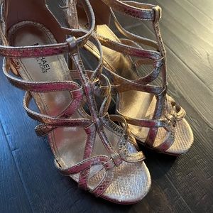 Excellent heel sandals